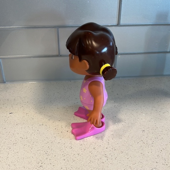 🏳️🌈 Nickelodeon Dora the explores swimming plastic toy - Picture 3 of 6